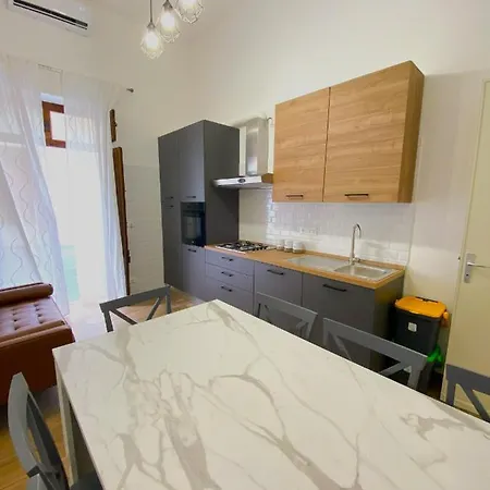 Medusa -in Centro, Aria Condizionata E No Ztl -city Centre, Aircon, No Ltz * Castellammare del Golfo