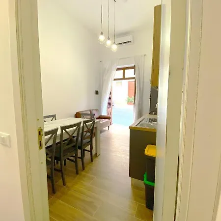 Medusa -in Centro, Aria Condizionata E No Ztl -city Centre, Aircon, No Ltz *